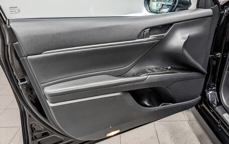 Toyota Camry, 2021 год, 2 700 000 рублей, 20 фотография