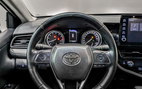 Toyota Camry, 2021 год, 2 700 000 рублей, 23 фотография