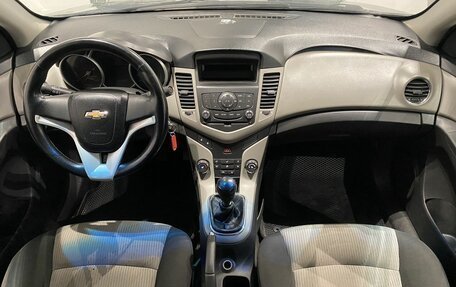 Chevrolet Cruze II, 2011 год, 499 000 рублей, 10 фотография