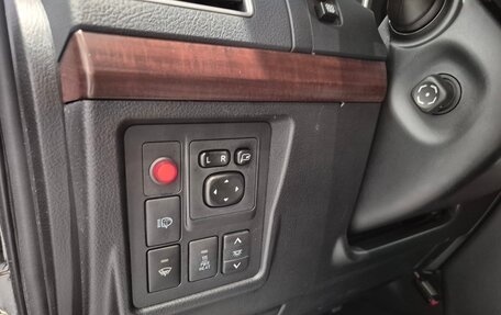 Toyota Land Cruiser Prado 150 рестайлинг 2, 2013 год, 3 199 000 рублей, 14 фотография