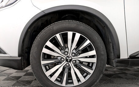 Mitsubishi Outlander III рестайлинг 3, 2020 год, 2 100 000 рублей, 18 фотография
