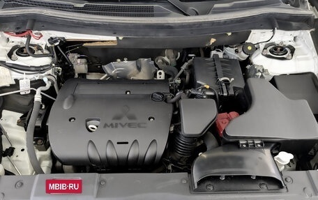 Mitsubishi Outlander III рестайлинг 3, 2020 год, 2 100 000 рублей, 9 фотография