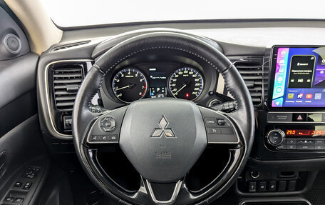 Mitsubishi Outlander III рестайлинг 3, 2020 год, 2 100 000 рублей, 21 фотография