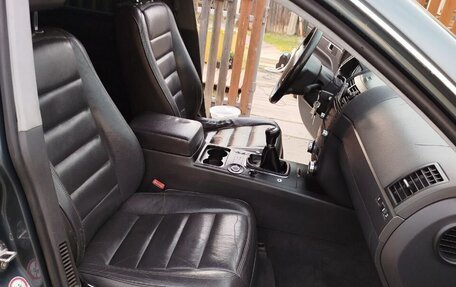 Volkswagen Touareg III, 2004 год, 700 000 рублей, 6 фотография