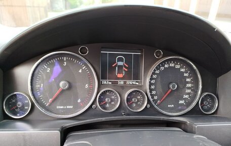 Volkswagen Touareg III, 2004 год, 700 000 рублей, 8 фотография