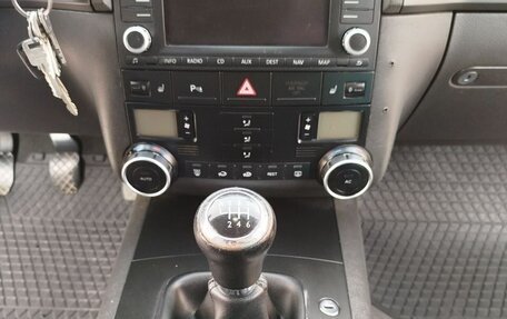 Volkswagen Touareg III, 2004 год, 700 000 рублей, 16 фотография