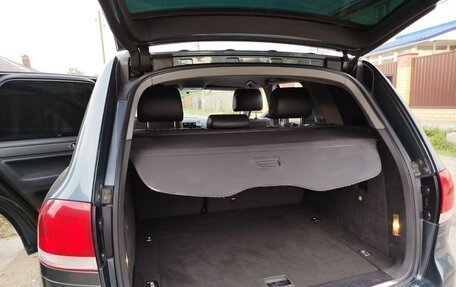 Volkswagen Touareg III, 2004 год, 700 000 рублей, 21 фотография