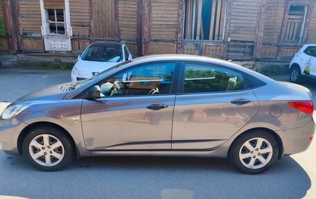 Hyundai Solaris II рестайлинг, 2011 год, 630 000 рублей, 4 фотография
