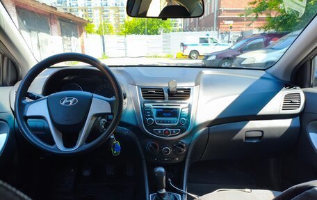 Hyundai Solaris II рестайлинг, 2011 год, 630 000 рублей, 6 фотография