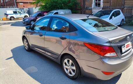 Hyundai Solaris II рестайлинг, 2011 год, 630 000 рублей, 5 фотография