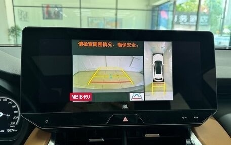 Toyota Venza, 2022 год, 3 200 000 рублей, 10 фотография