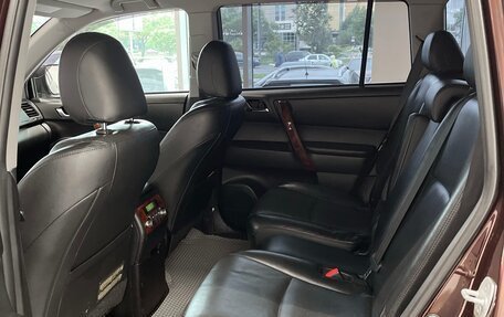 Toyota Highlander III, 2012 год, 2 070 000 рублей, 15 фотография