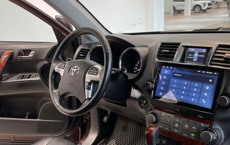 Toyota Highlander III, 2012 год, 2 070 000 рублей, 13 фотография