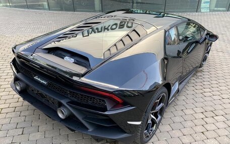 Lamborghini Huracán, 2020 год, 29 000 000 рублей, 2 фотография