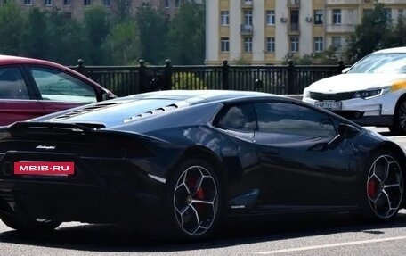 Lamborghini Huracán, 2020 год, 29 000 000 рублей, 8 фотография