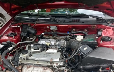Mitsubishi Carisma I, 2001 год, 210 000 рублей, 4 фотография