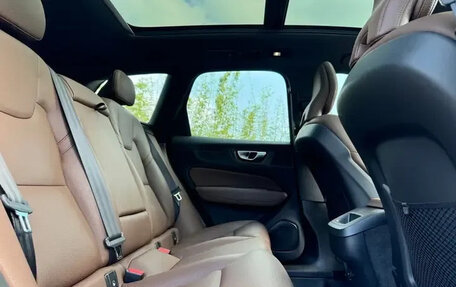 Volvo V60 II, 2022 год, 3 900 777 рублей, 14 фотография