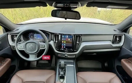 Volvo V60 II, 2022 год, 3 900 777 рублей, 10 фотография