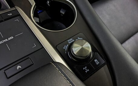 Lexus RX IV рестайлинг, 2022 год, 7 000 000 рублей, 10 фотография
