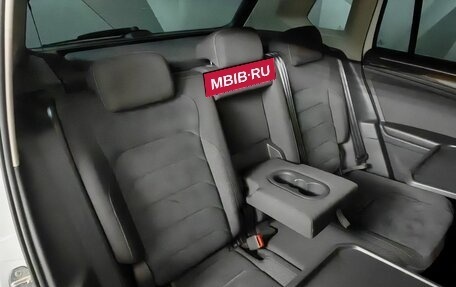Volkswagen Tiguan II, 2018 год, 2 450 000 рублей, 13 фотография