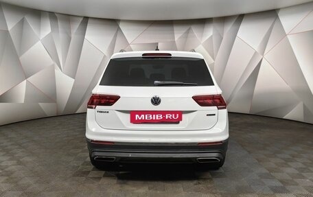 Volkswagen Tiguan II, 2018 год, 2 450 000 рублей, 8 фотография