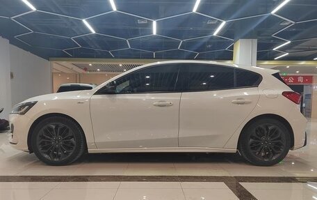 Ford Focus IV, 2022 год, 1 705 000 рублей, 2 фотография
