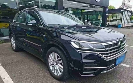 Volkswagen Touareg III, 2021 год, 3 950 000 рублей, 2 фотография