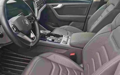 Volkswagen Touareg III, 2021 год, 3 950 000 рублей, 4 фотография