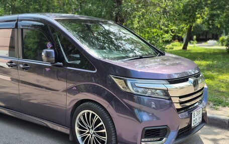 Honda Stepwgn IV, 2017 год, 2 650 000 рублей, 3 фотография