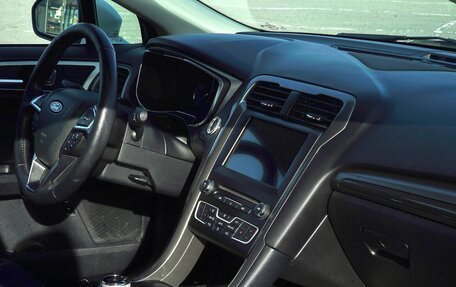 Ford Fusion (North America) II, 2017 год, 1 680 000 рублей, 18 фотография