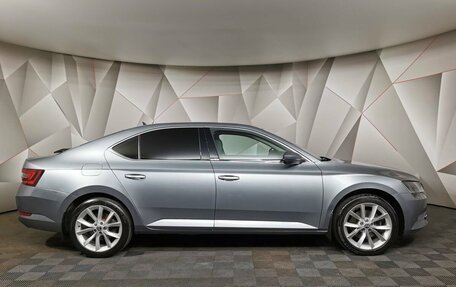Skoda Superb III рестайлинг, 2018 год, 1 693 000 рублей, 6 фотография