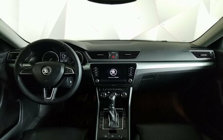 Skoda Superb III рестайлинг, 2018 год, 1 693 000 рублей, 10 фотография