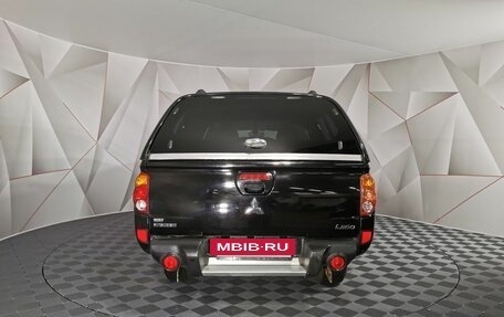 Mitsubishi L200 IV рестайлинг, 2014 год, 1 975 000 рублей, 8 фотография