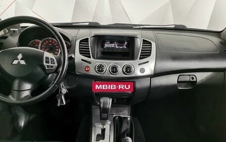 Mitsubishi L200 IV рестайлинг, 2014 год, 1 975 000 рублей, 11 фотография