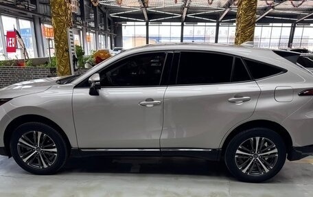 Toyota Venza, 2022 год, 2 846 638 рублей, 3 фотография