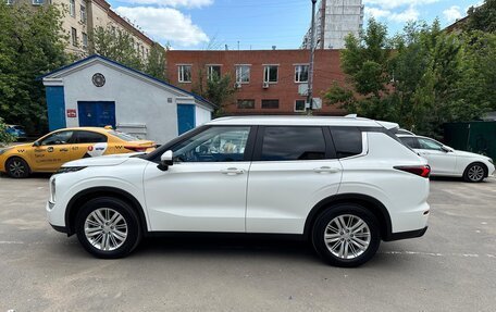 Mitsubishi Outlander, 2022 год, 3 350 000 рублей, 3 фотография