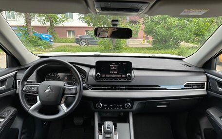Mitsubishi Outlander, 2022 год, 3 350 000 рублей, 13 фотография