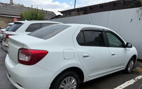 Renault Logan II, 2017 год, 950 000 рублей, 4 фотография