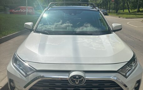 Toyota RAV4, 2019 год, 3 490 000 рублей, 5 фотография
