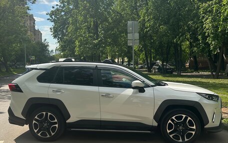 Toyota RAV4, 2019 год, 3 490 000 рублей, 9 фотография
