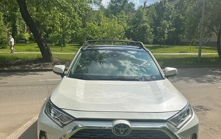 Toyota RAV4, 2019 год, 3 490 000 рублей, 12 фотография