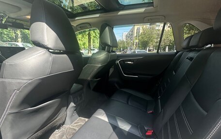 Toyota RAV4, 2019 год, 3 490 000 рублей, 25 фотография