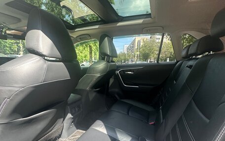 Toyota RAV4, 2019 год, 3 490 000 рублей, 26 фотография