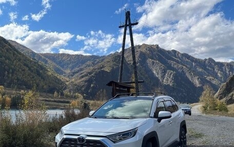 Toyota RAV4, 2019 год, 3 490 000 рублей, 31 фотография