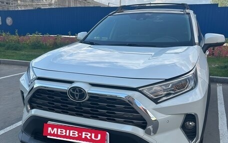 Toyota RAV4, 2019 год, 3 490 000 рублей, 30 фотография