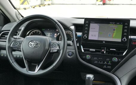 Toyota Camry, 2021 год, 3 290 000 рублей, 3 фотография