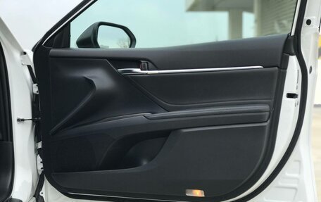 Toyota Camry, 2021 год, 3 290 000 рублей, 22 фотография