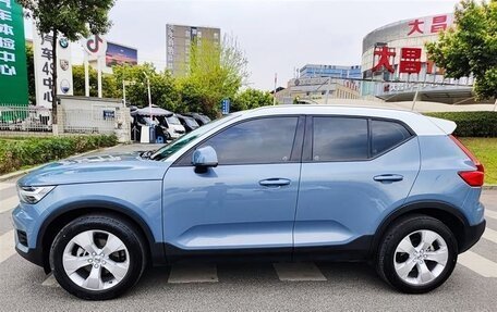 Volvo XC40 I, 2021 год, 1 850 000 рублей, 3 фотография