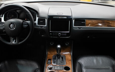 Volkswagen Touareg III, 2010 год, 1 899 000 рублей, 10 фотография