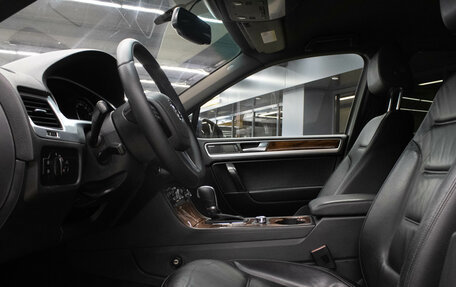 Volkswagen Touareg III, 2010 год, 1 899 000 рублей, 11 фотография